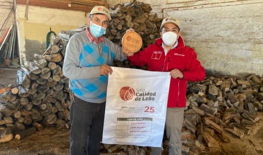 Comerciantes y productores de la región de O´Higgins reciben el Sello de Calidad de Leña